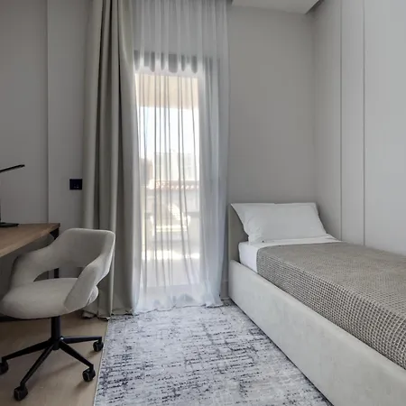 Elegant New Luxe 2br Azulis Apartment#7 - Big Terrace - Smart Check-in - Free Secure Parking