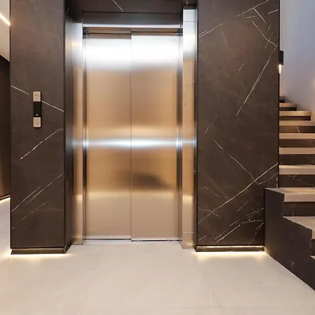 Elegant New Luxe With Big Terrace, Smart Check-in And Secure Parking *