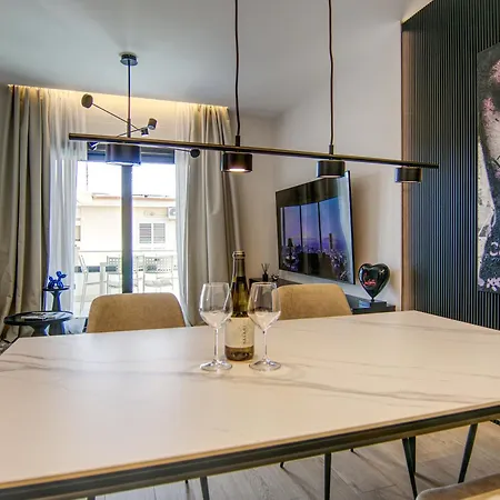 Elegant New Luxe With Big Terrace, Smart Check-in And Secure Parking Διαμέρισμα *