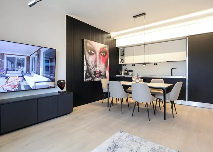 Elegant New Luxe 2br Azulis Apartment#7 - Big Terrace - Smart Check-in - Free Secure Parking