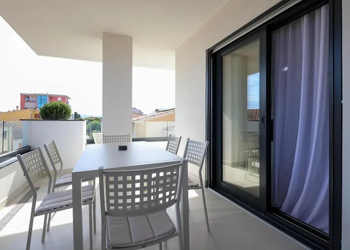 Апартаменты Elegant New Luxe 2br Azulis Apartment#7 - Big Terrace - Smart Check-in - Free Secure Parking