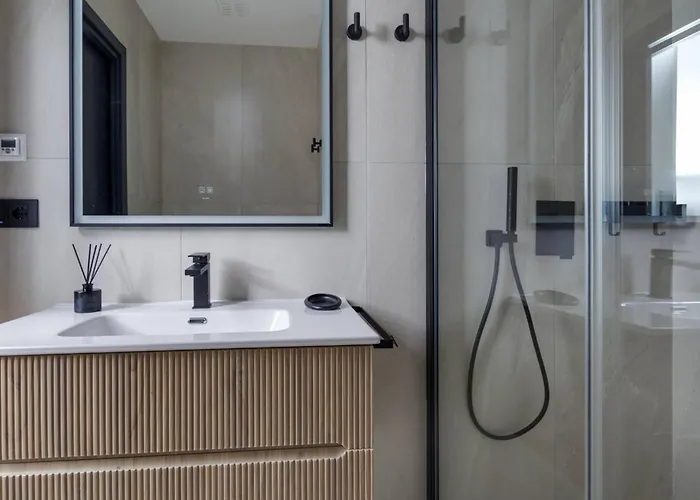 Апартаменты Elegant New Luxe 2br Azulis Apartment#7 - Big Terrace - Smart Check-in - Free Secure Parking